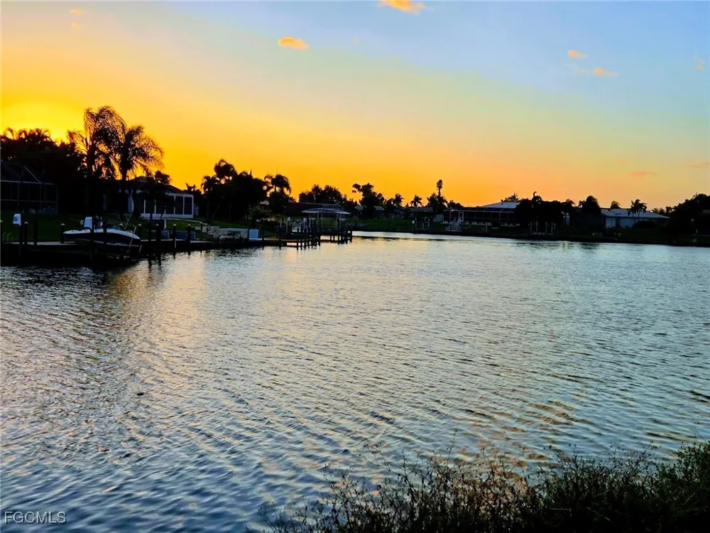 SE 10th Avenue Cape Coral, FL 33990