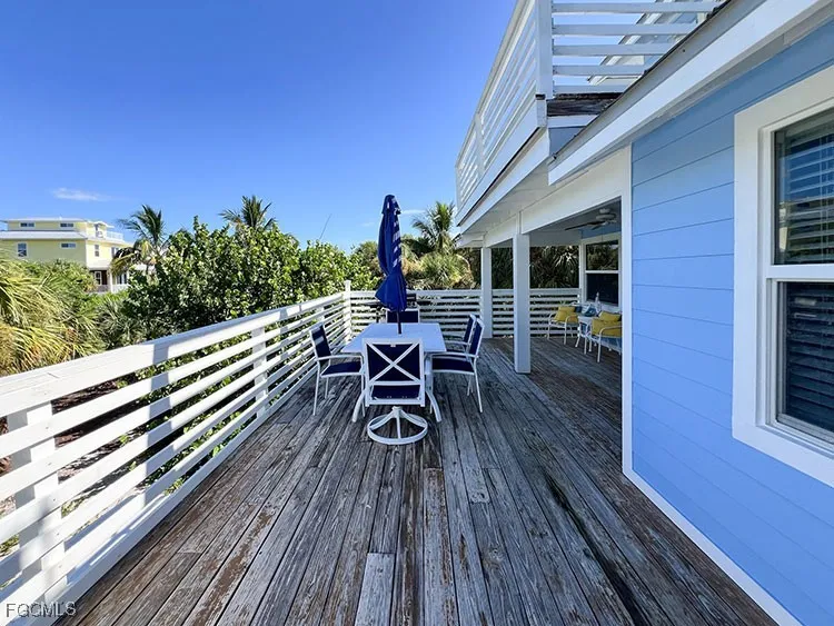 Smugglers Drive Upper Captiva, FL 33924