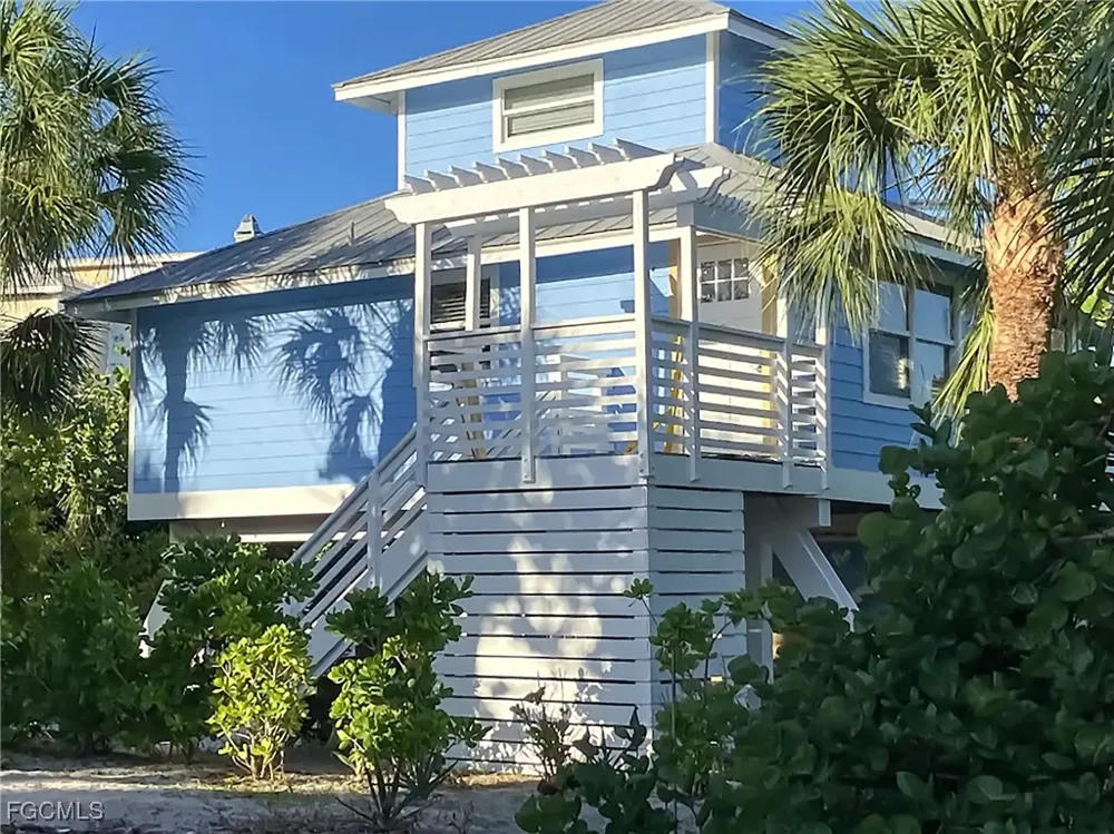 Smugglers Drive Upper Captiva, FL 33924
