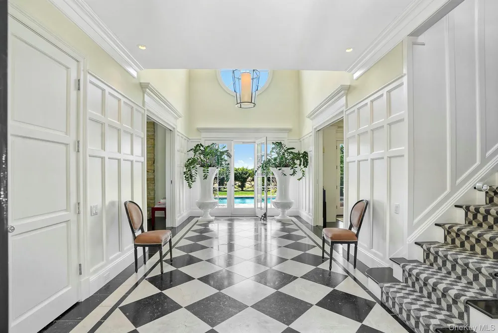 10 Horse Meadow Lane East Hampton, NY 11937