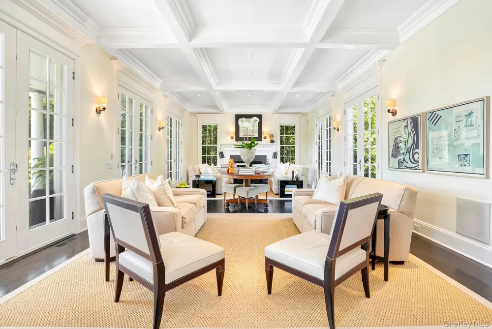 10 Horse Meadow Lane East Hampton, NY 11937