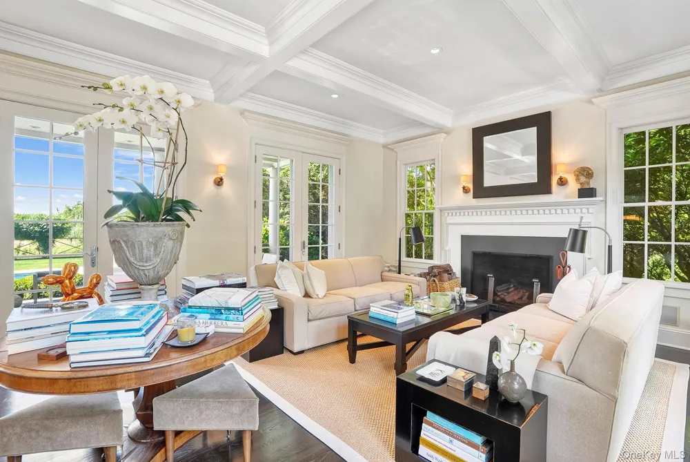 10 Horse Meadow Lane East Hampton, NY 11937