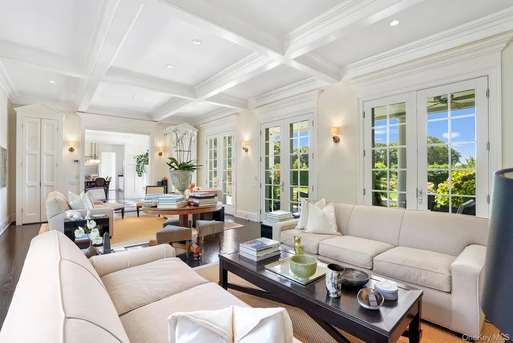 10 Horse Meadow Lane East Hampton, NY 11937