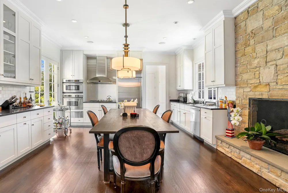 10 Horse Meadow Lane East Hampton, NY 11937
