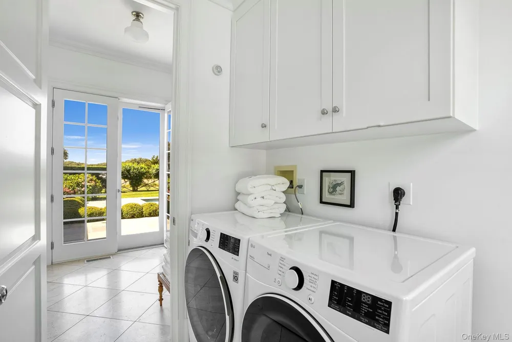 10 Horse Meadow Lane East Hampton, NY 11937
