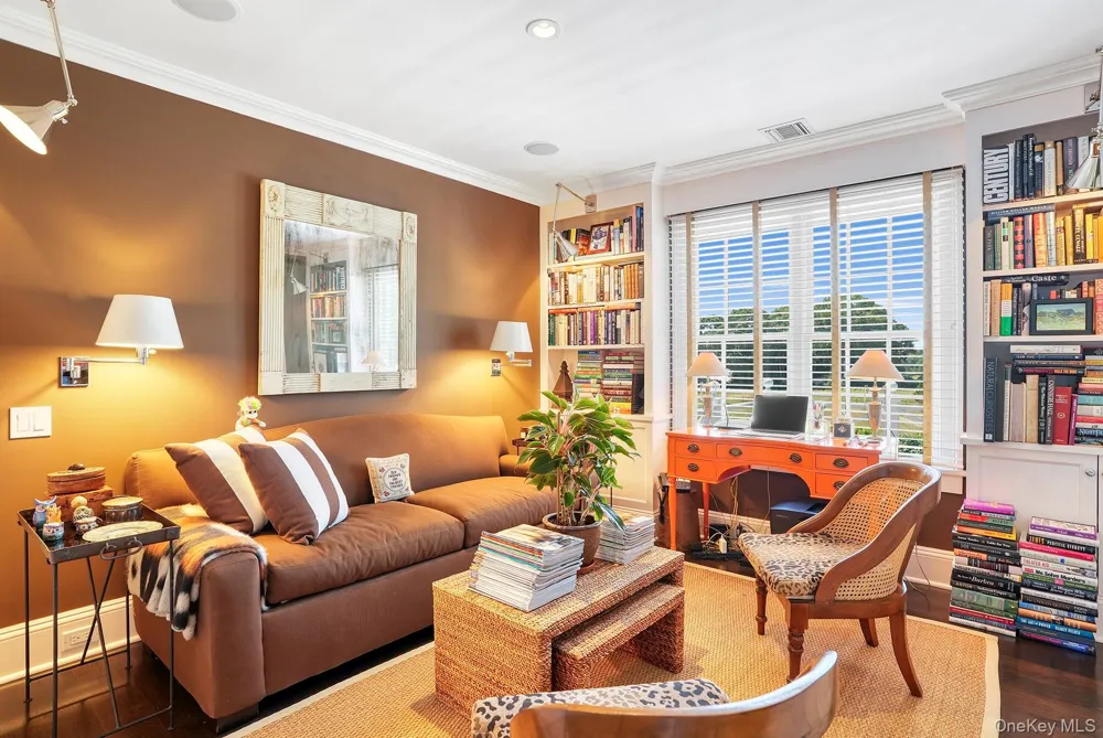 10 Horse Meadow Lane East Hampton, NY 11937