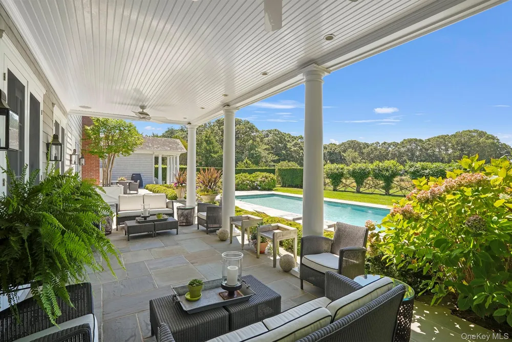 10 Horse Meadow Lane East Hampton, NY 11937