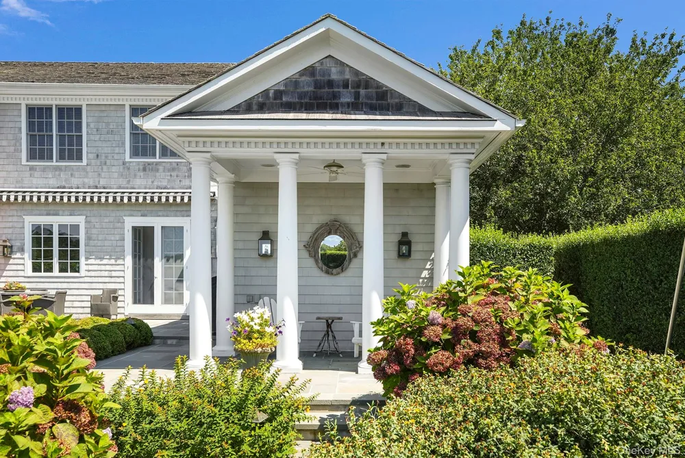 10 Horse Meadow Lane East Hampton, NY 11937