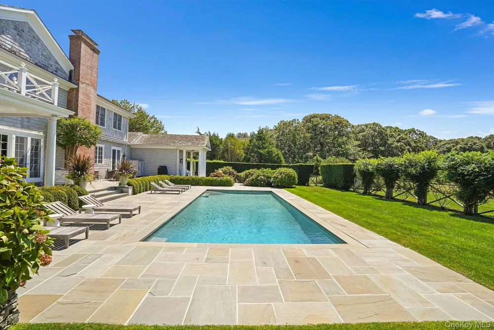 10 Horse Meadow Lane East Hampton, NY 11937