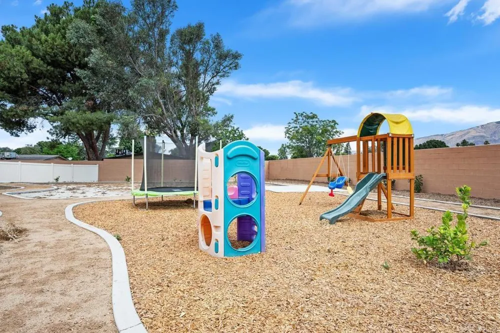 475 W Camellia Way San Jacinto, CA 92583