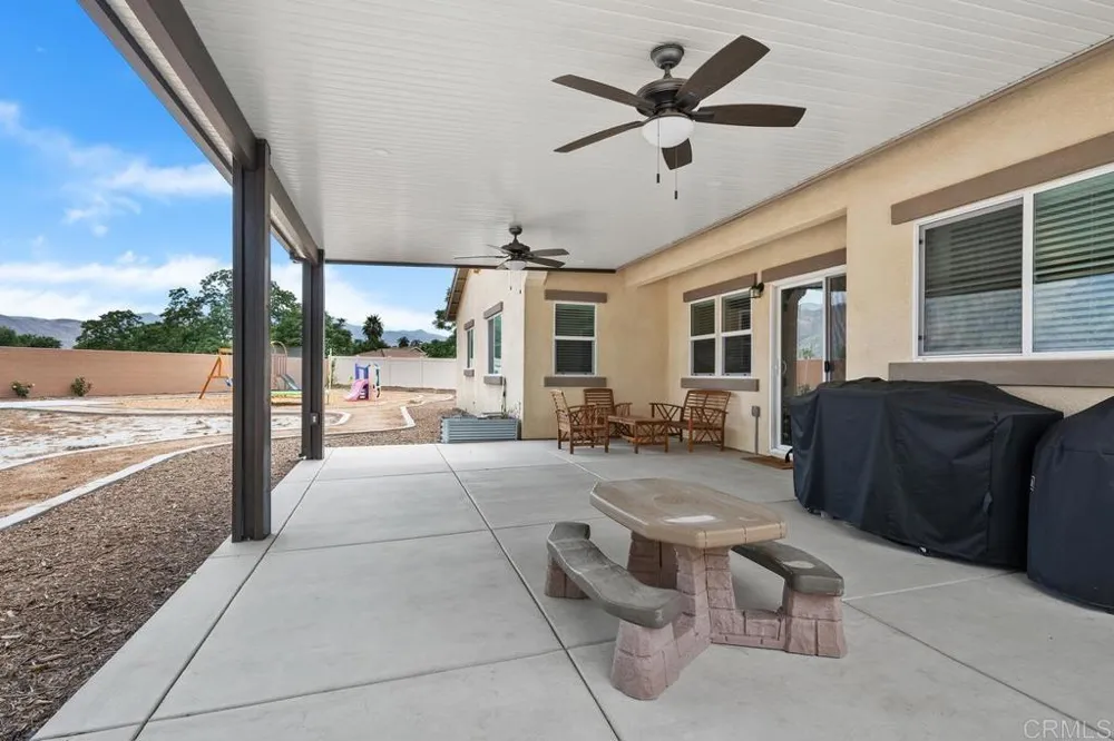 475 W Camellia Way San Jacinto, CA 92583