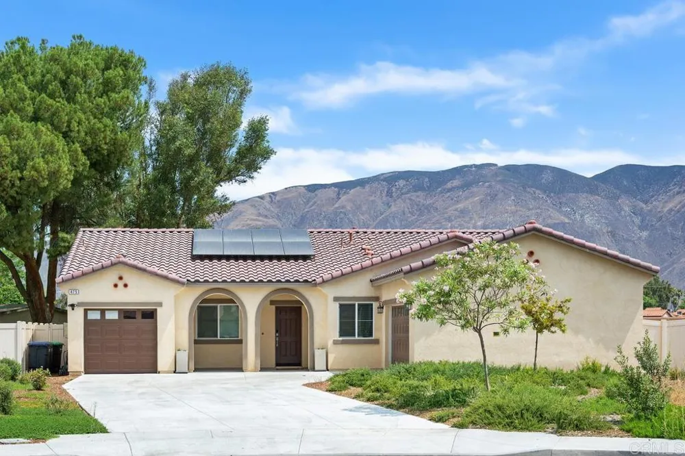 475 W Camellia Way San Jacinto, CA 92583