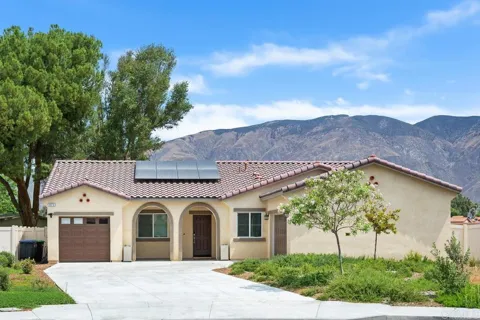 475 W Camellia Way