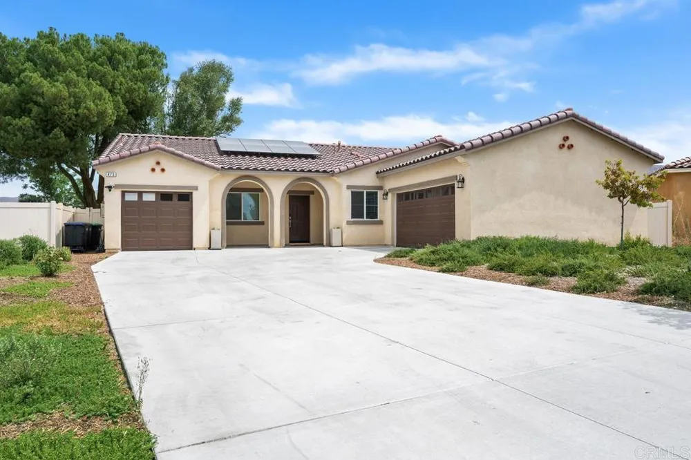 475 W Camellia Way San Jacinto, CA 92583