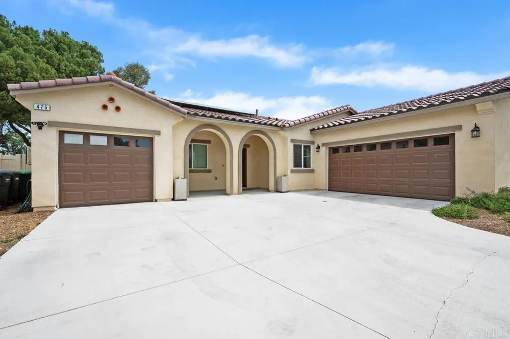 475 W Camellia Way San Jacinto, CA 92583
