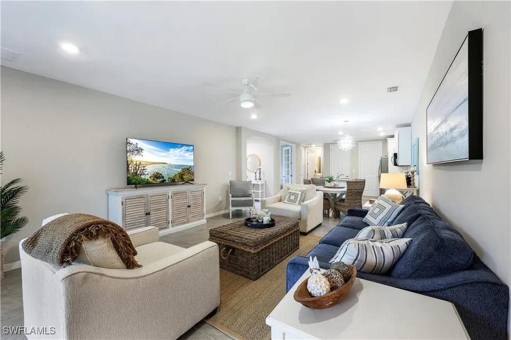 Edgewater Circle Naples, FL 34114