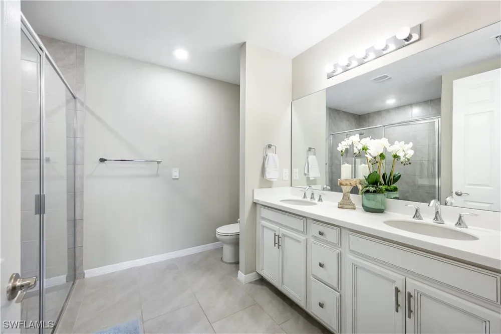 Edgewater Circle Naples, FL 34114