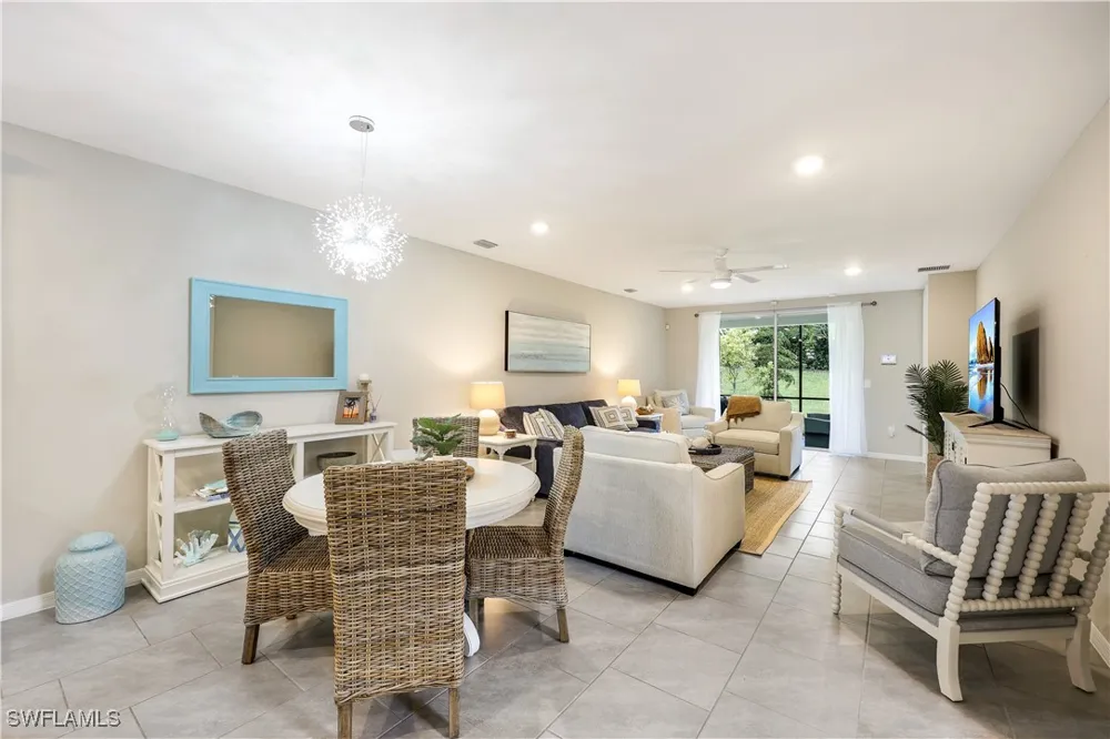 Edgewater Circle Naples, FL 34114