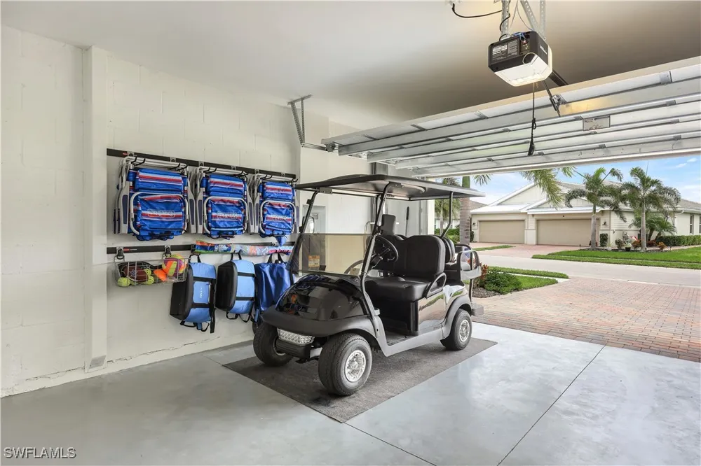 Edgewater Circle Naples, FL 34114