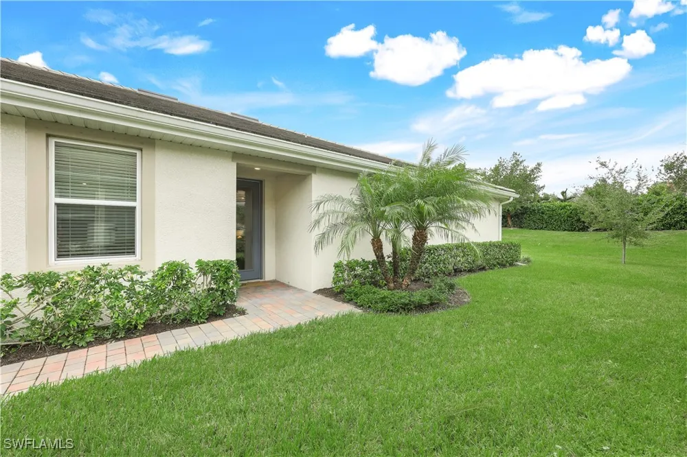 Edgewater Circle Naples, FL 34114