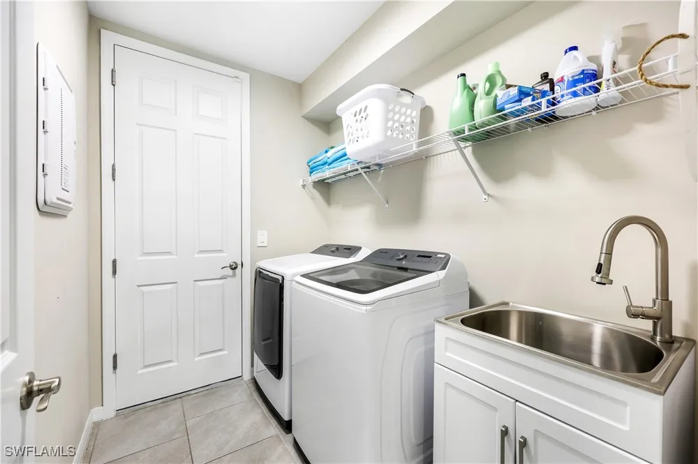 Edgewater Circle Naples, FL 34114