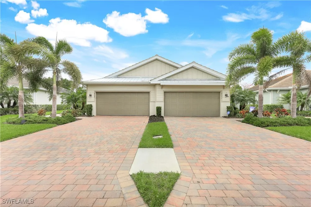 Edgewater Circle Naples, FL 34114