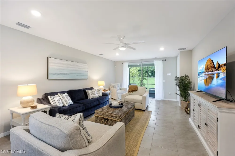 Edgewater Circle Naples, FL 34114