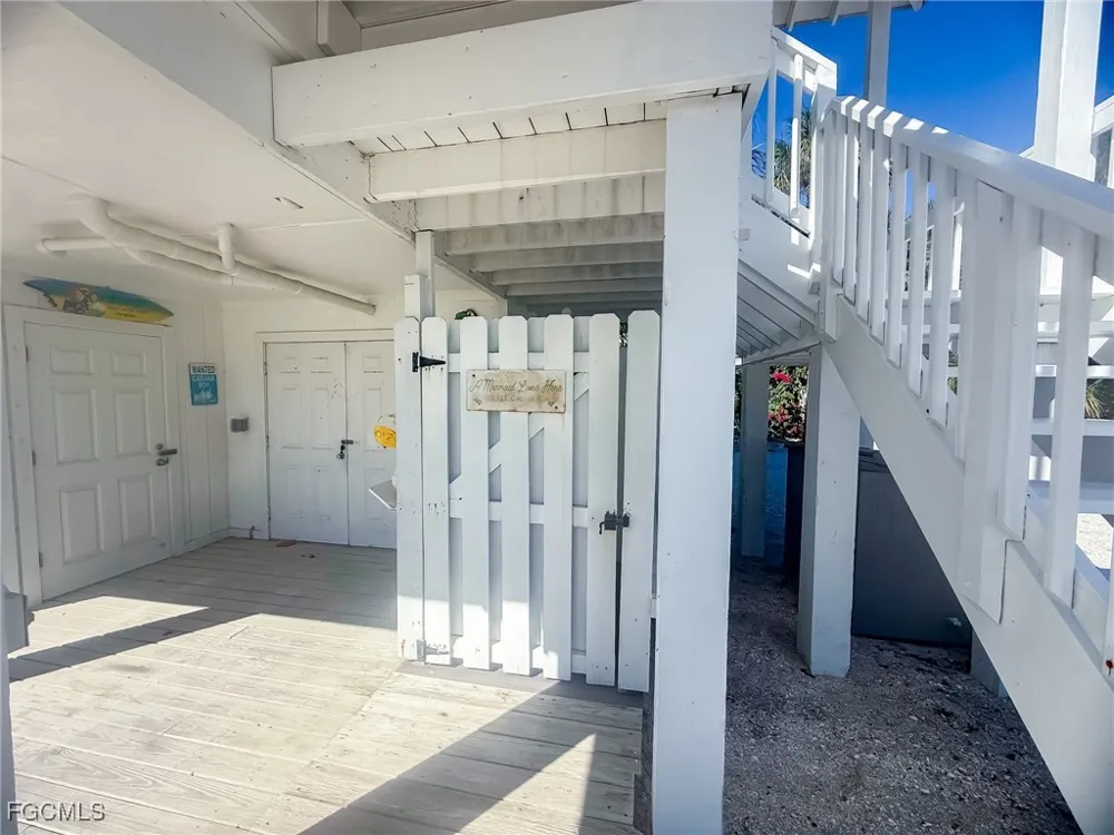White Pelican Drive Upper Captiva, FL 33924