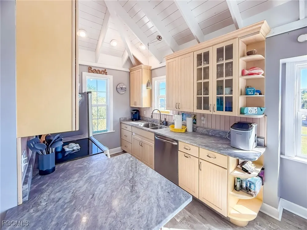 White Pelican Drive Upper Captiva, FL 33924
