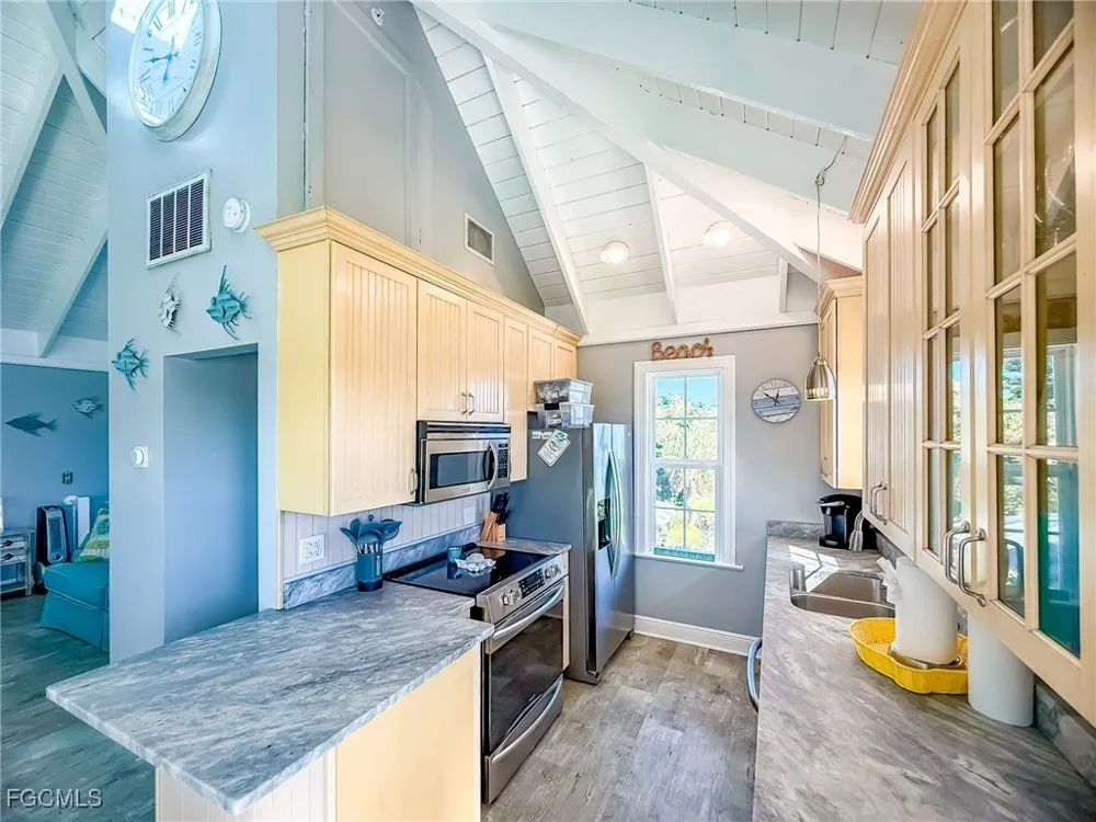 White Pelican Drive Upper Captiva, FL 33924