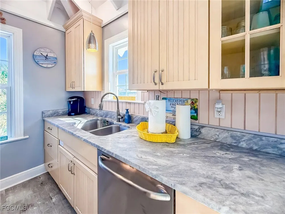 White Pelican Drive Upper Captiva, FL 33924