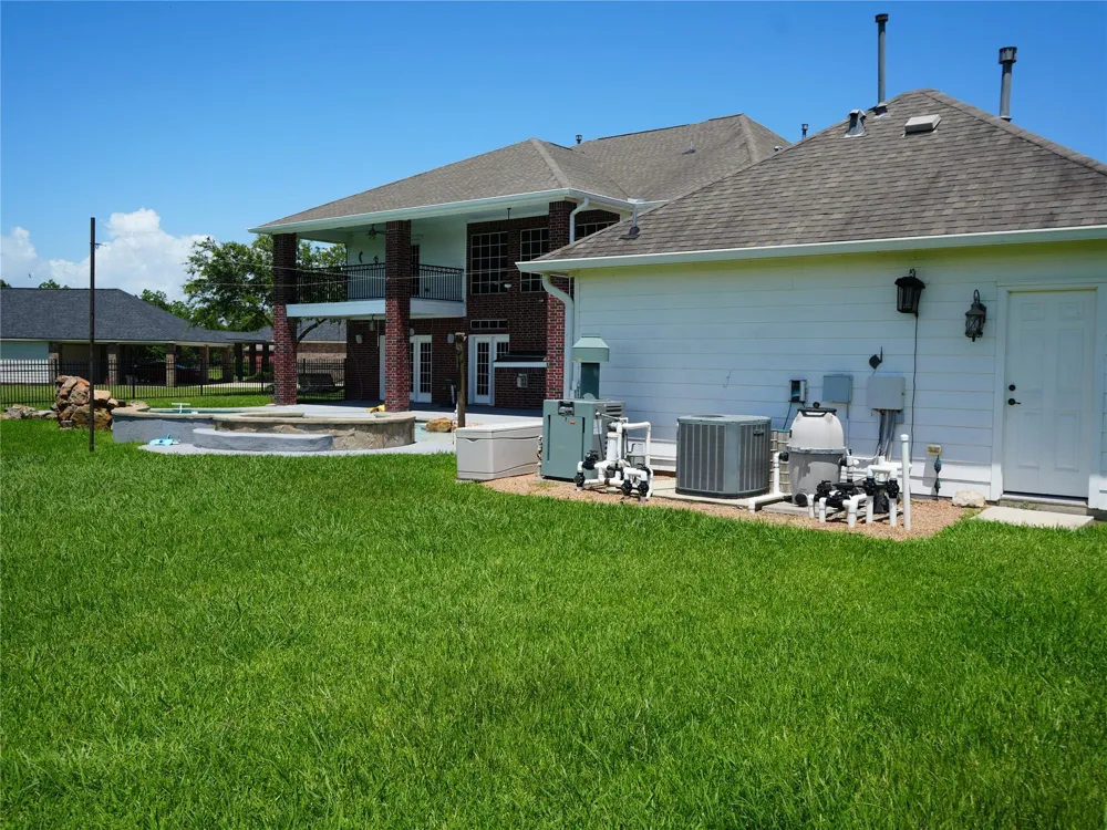 8703 Tumblewood Drive Beach City, TX 77523