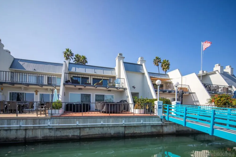 8 Antigua Ct Coronado, CA 92118