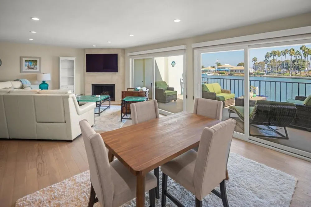 8 Antigua Ct Coronado, CA 92118
