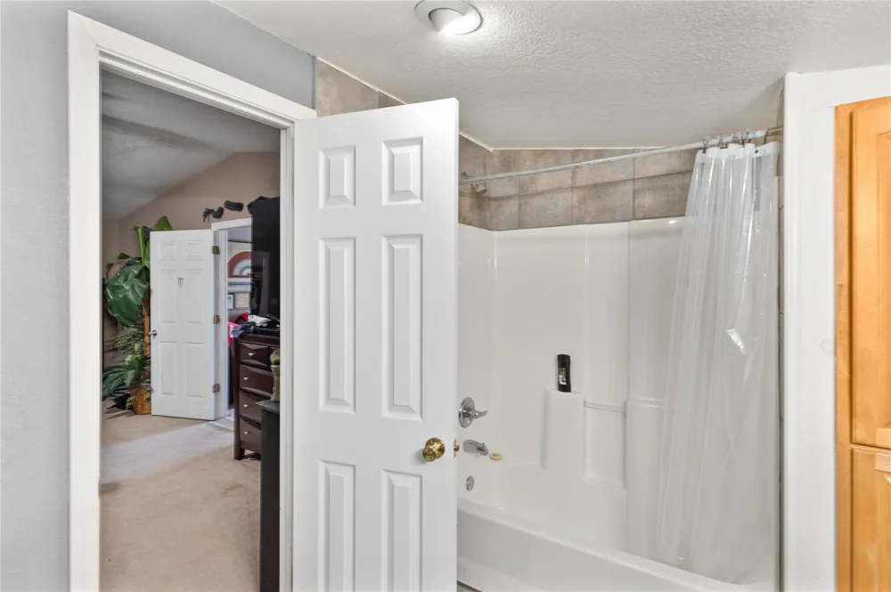 185 County Road 107 Caldwell, TX 77836