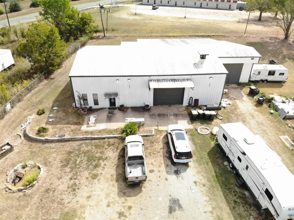 185 County Road 107 Caldwell, TX 77836