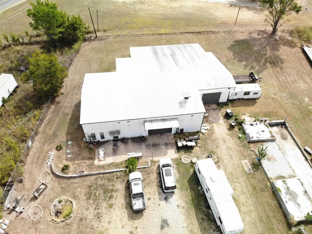 185 County Road 107 Caldwell, TX 77836