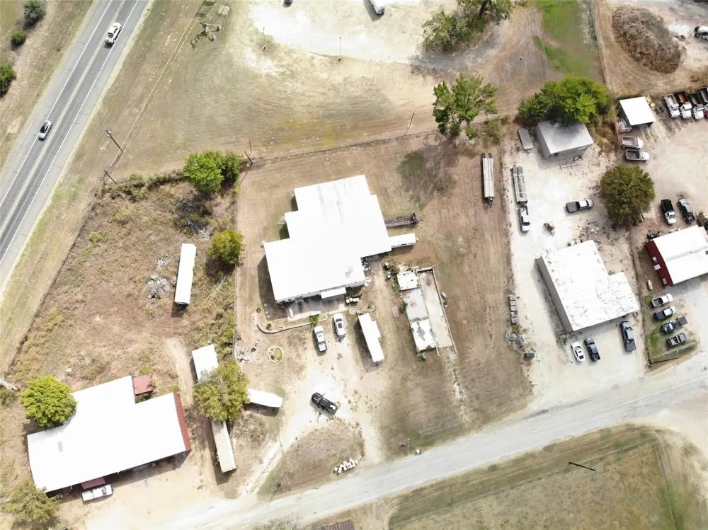185 County Road 107 Caldwell, TX 77836
