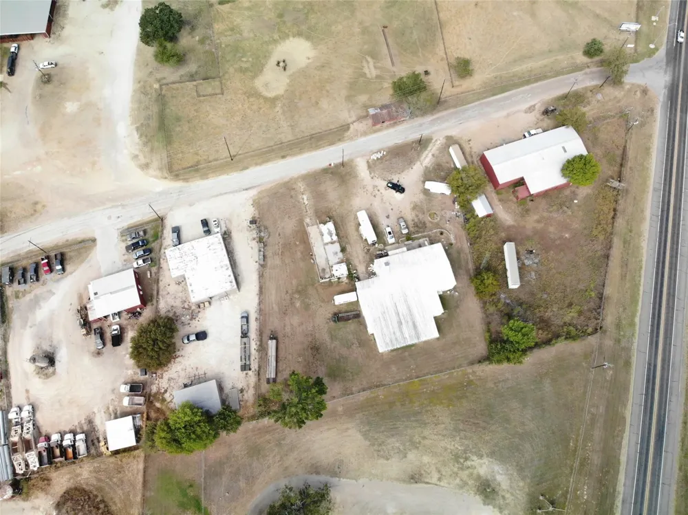 185 County Road 107 Caldwell, TX 77836