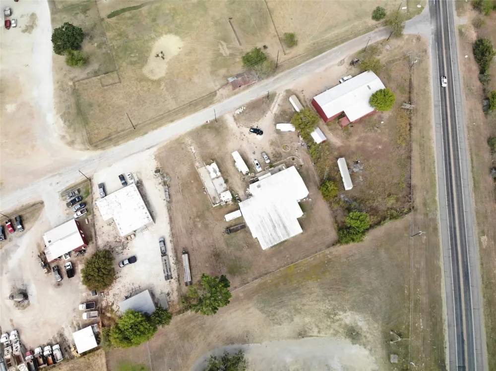 185 County Road 107 Caldwell, TX 77836