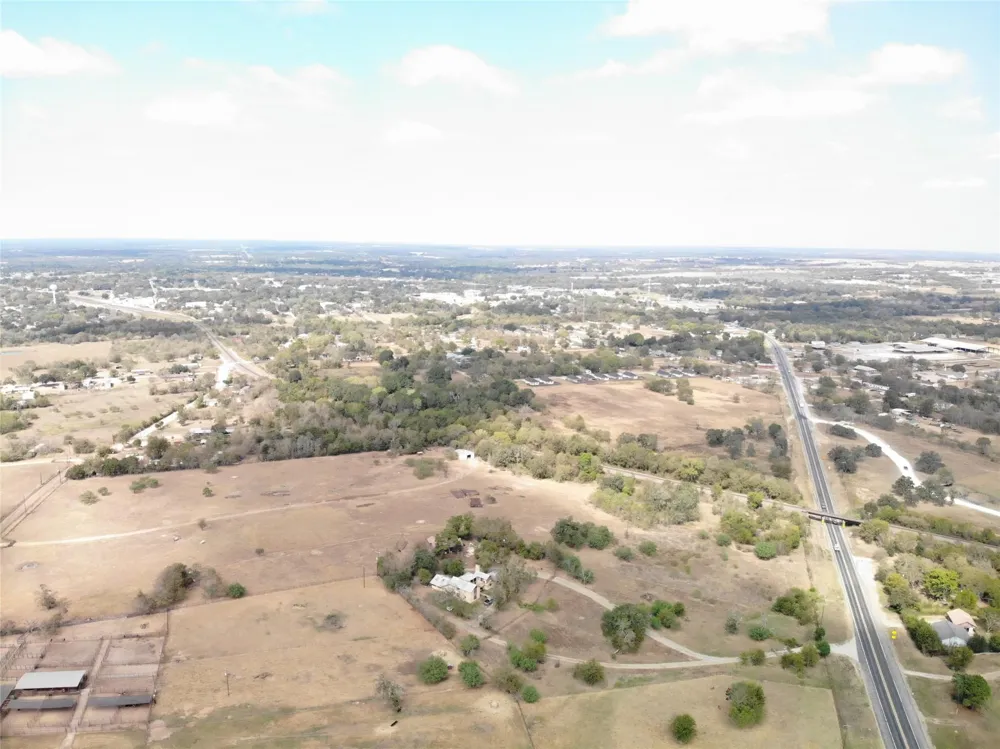 185 County Road 107 Caldwell, TX 77836