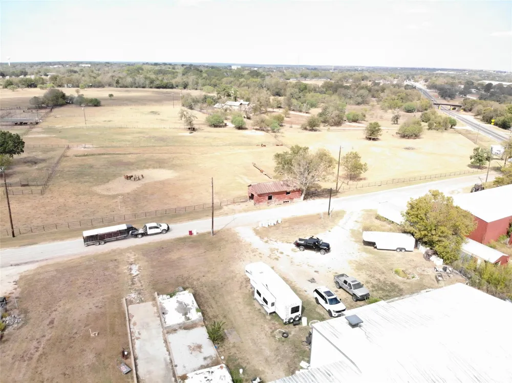 185 County Road 107 Caldwell, TX 77836