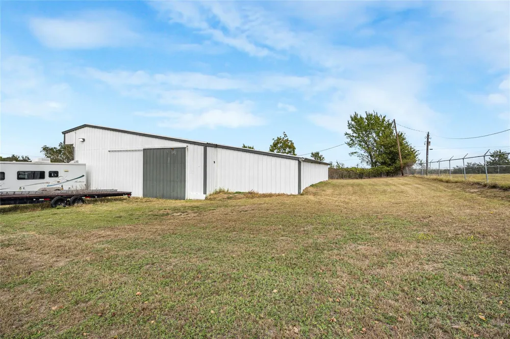 185 County Road 107 Caldwell, TX 77836