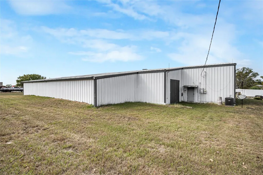 185 County Road 107 Caldwell, TX 77836