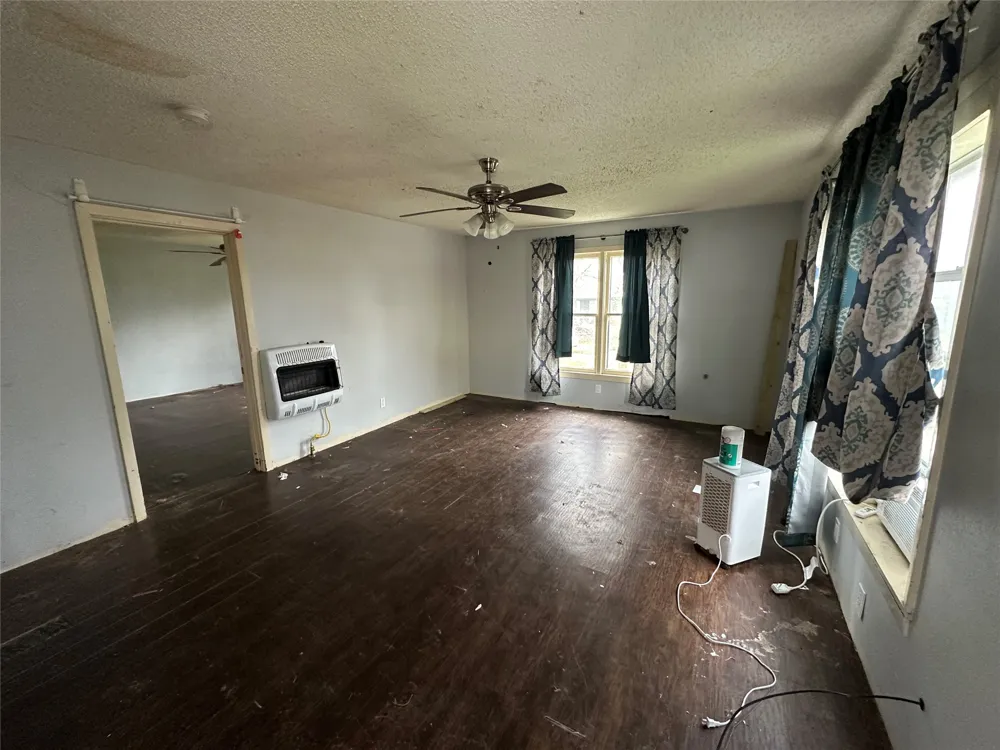 102 W Mesquite Street #B Granger, TX 76530