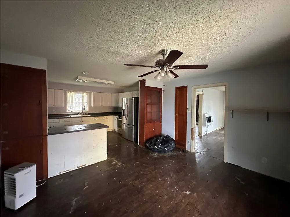 102 W Mesquite Street #B Granger, TX 76530
