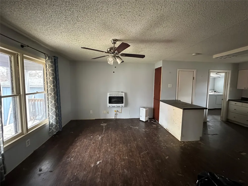 102 W Mesquite Street #B Granger, TX 76530