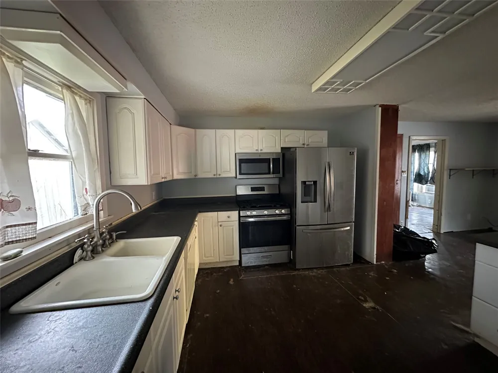102 W Mesquite Street #B Granger, TX 76530