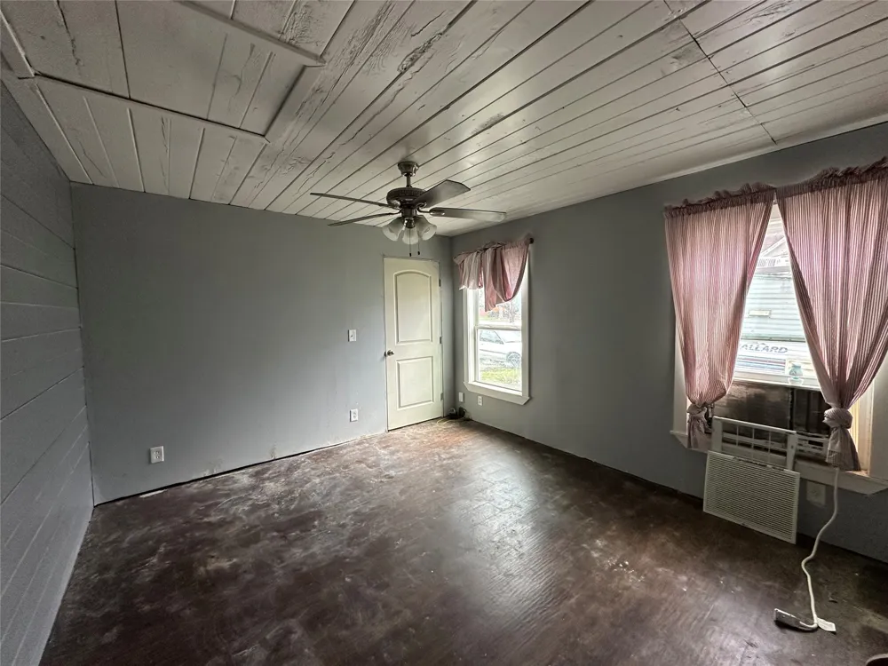 102 W Mesquite Street #B Granger, TX 76530