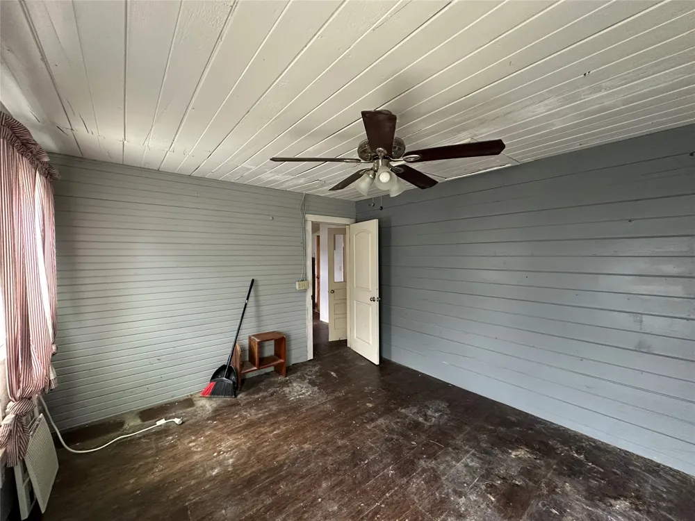 102 W Mesquite Street #B Granger, TX 76530
